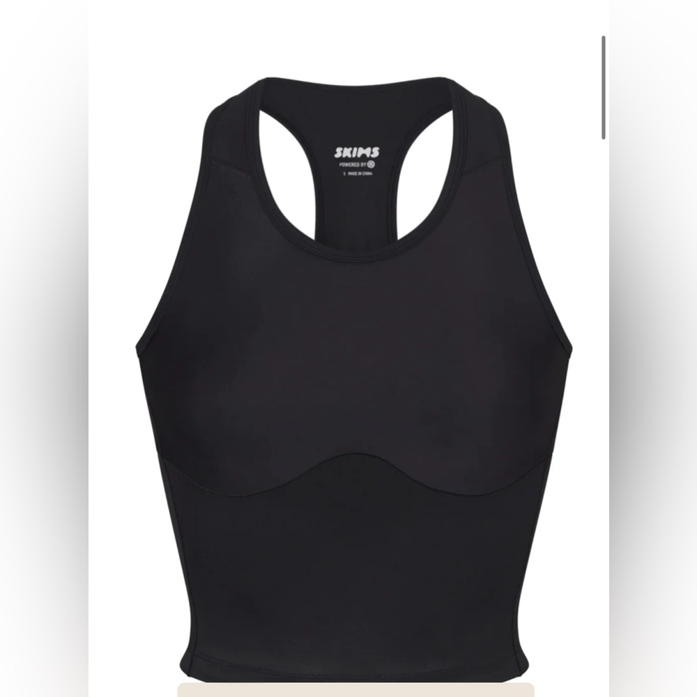 SKIMS PERFORMANCE RACER BACK TANK. NWT